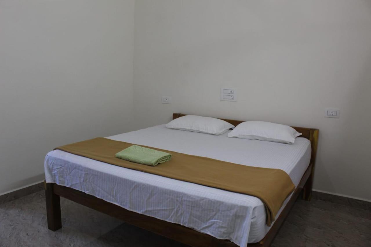 Mrbeach Cottages Gokarna  Exterior photo